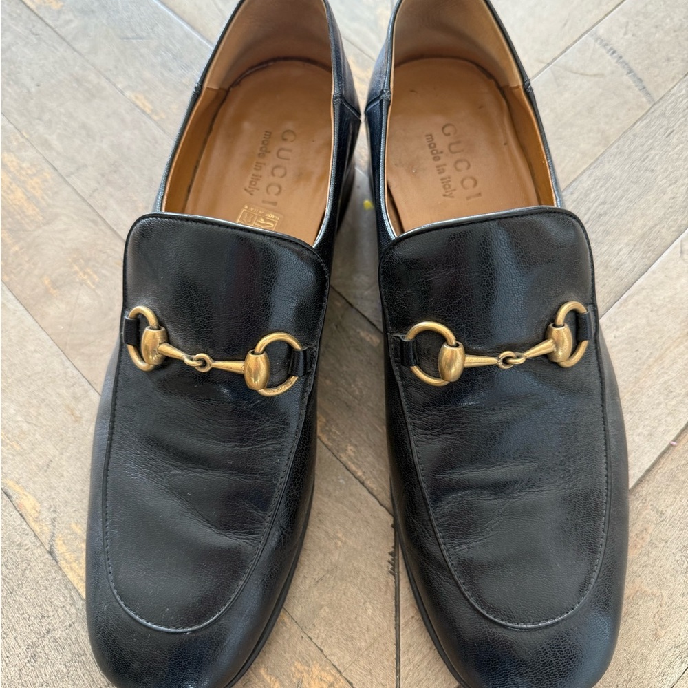 Gucci Black Leather Loafers with Gold Hardware